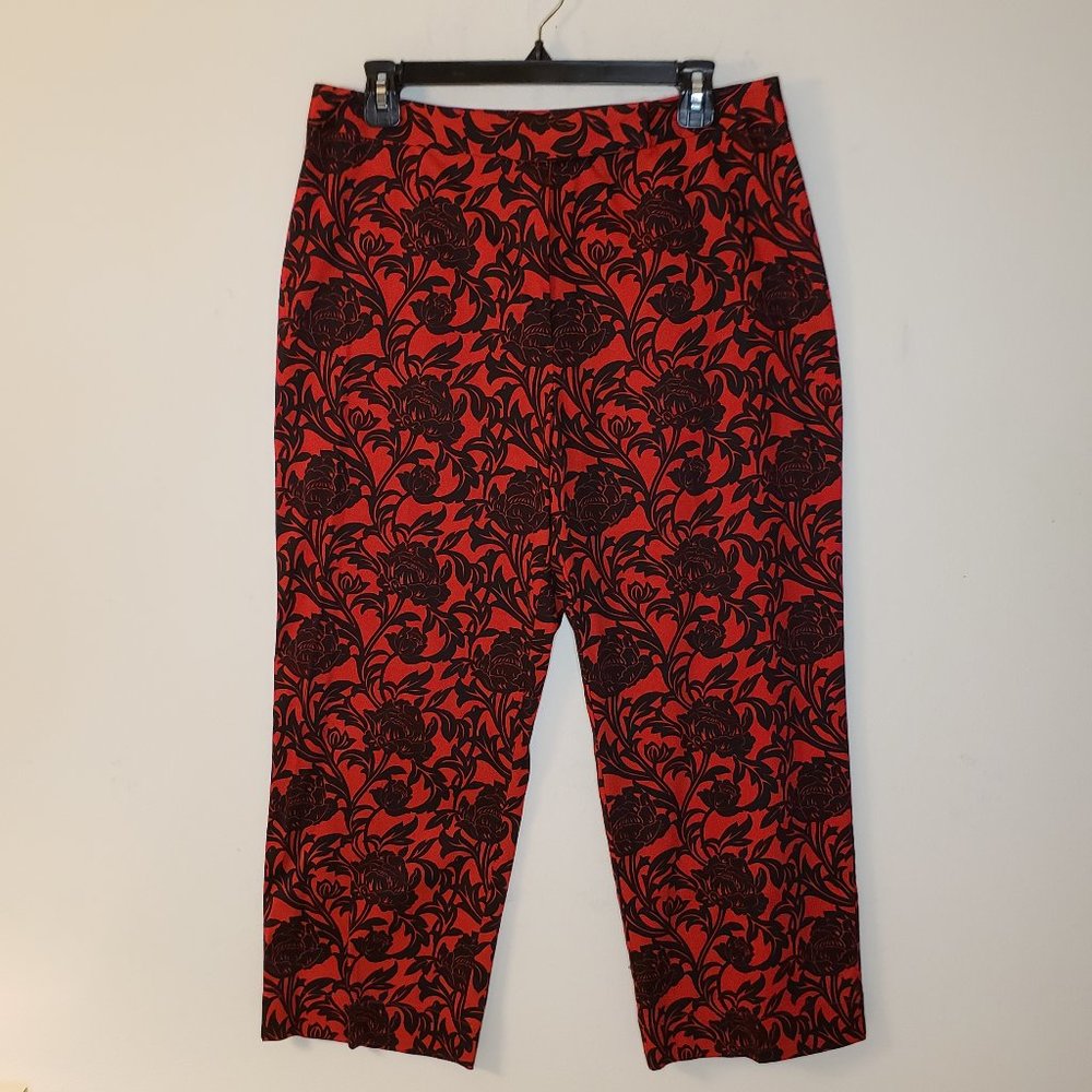 (NWT) Worthington Stretch Red & Black Floral Crop Pants.  Size 12.